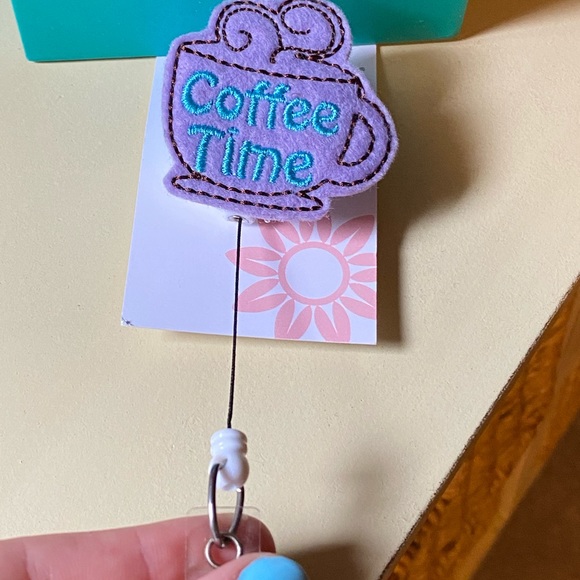 NWT Coffee Time badge reel - Picture 2 of 3